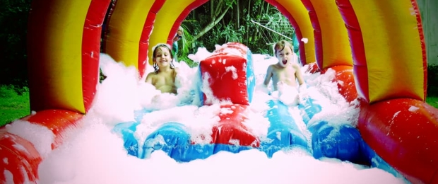 Why You Should Hire a Jumping Castle for the Holidays for Your Kids